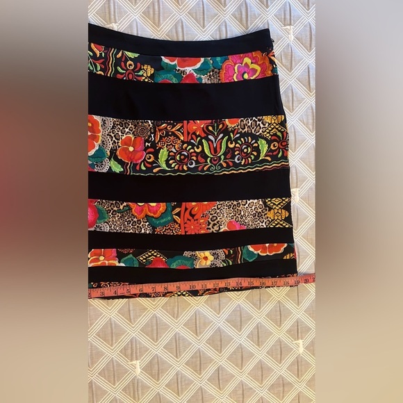 Alberto Makali Shimmering Black Skirt - Picture 5 of 8